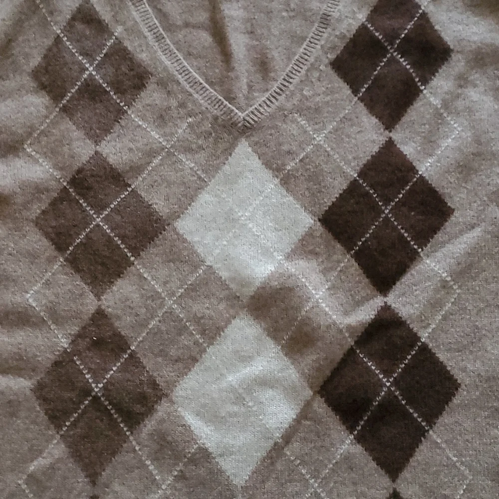 Apt. 9 argyle v-neck cashmere sweater - Picture 3 of 6